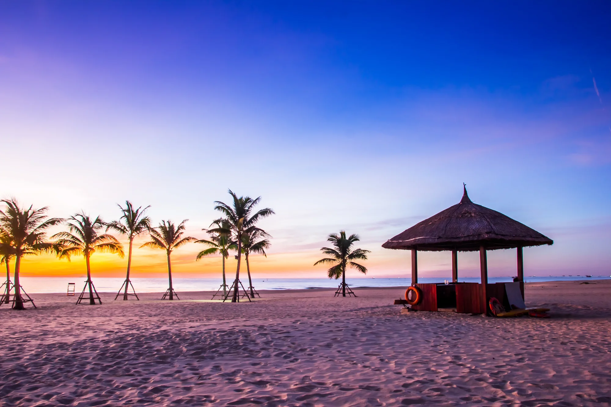 Vietnam welcomes nearly 16 million tourists in first eight months of year