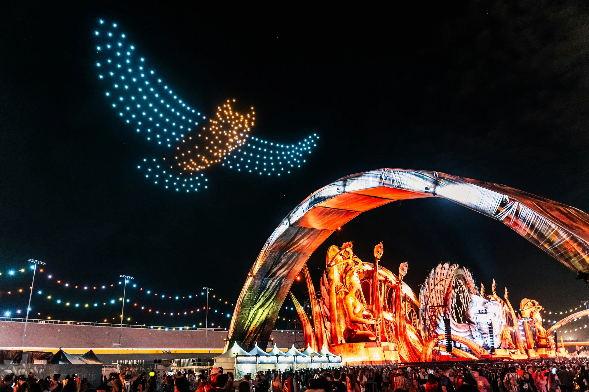 The sky is becoming a giant event stage: 11,000 drones take flight at once