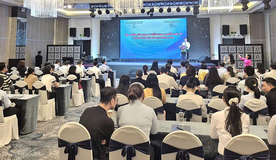 Vietnam holds training program on digital transformation in tourism