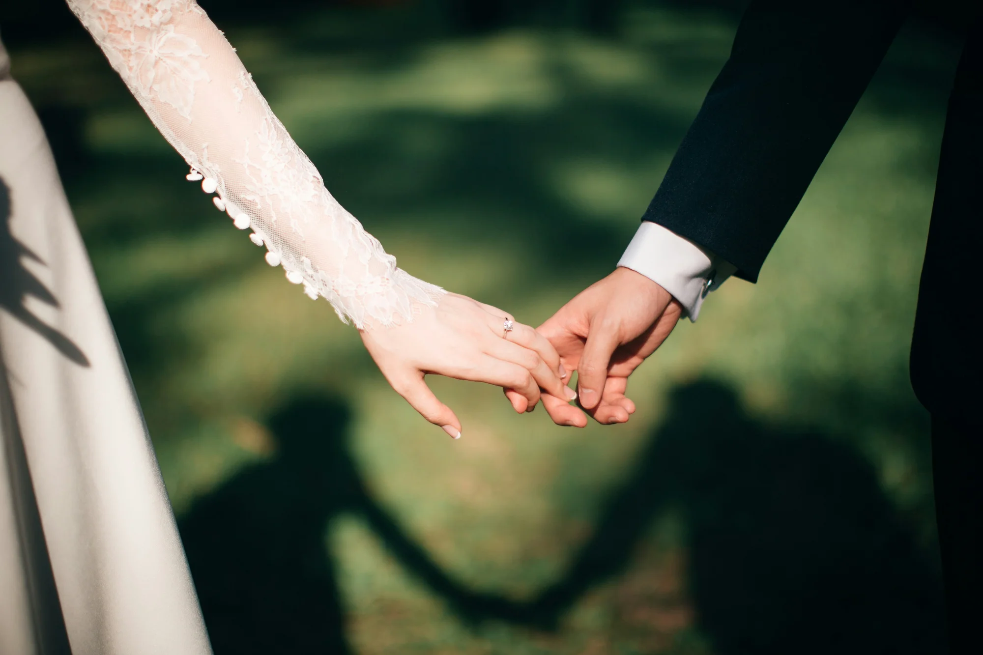 Couples in India blend tradition with modernity